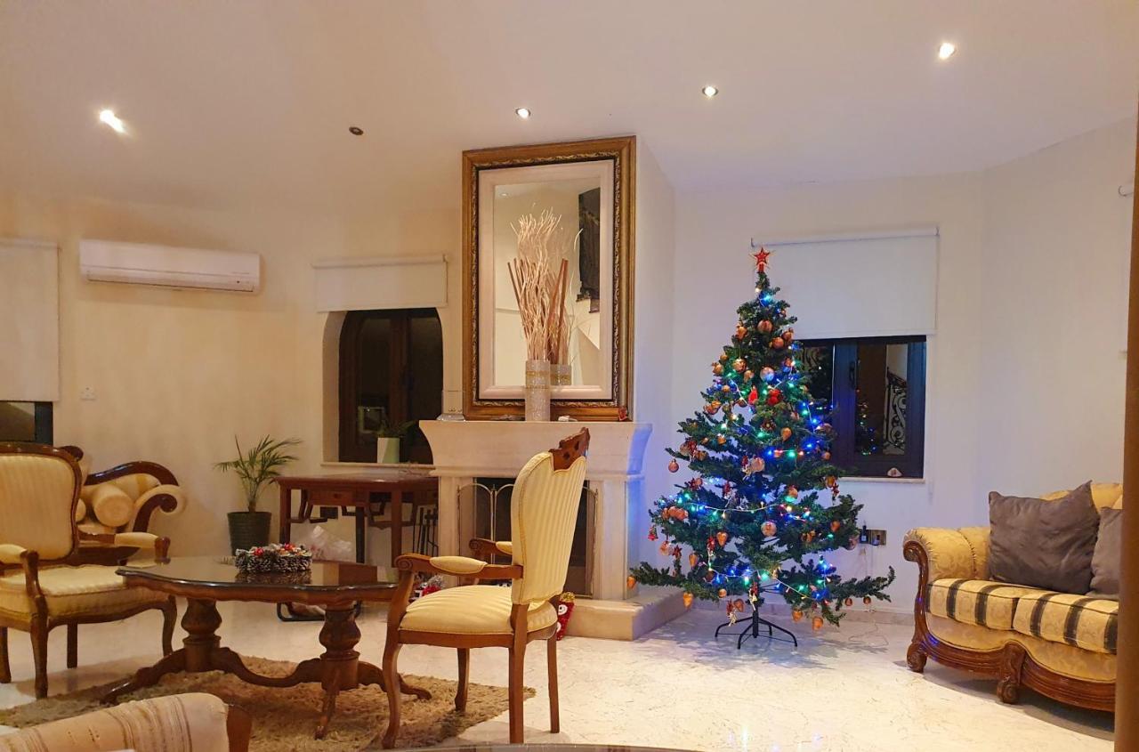 Larnaca Mansion Ideal For 3 Families Or More Экстерьер фото