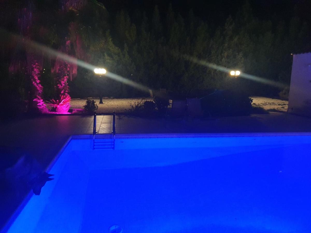 Larnaca Mansion Ideal For 3 Families Or More Экстерьер фото