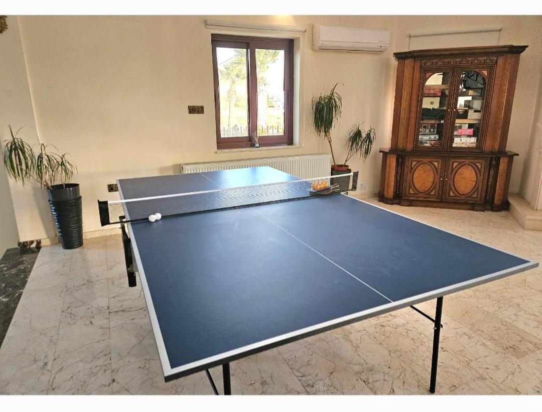 Larnaca Mansion Ideal For 3 Families Or More Экстерьер фото