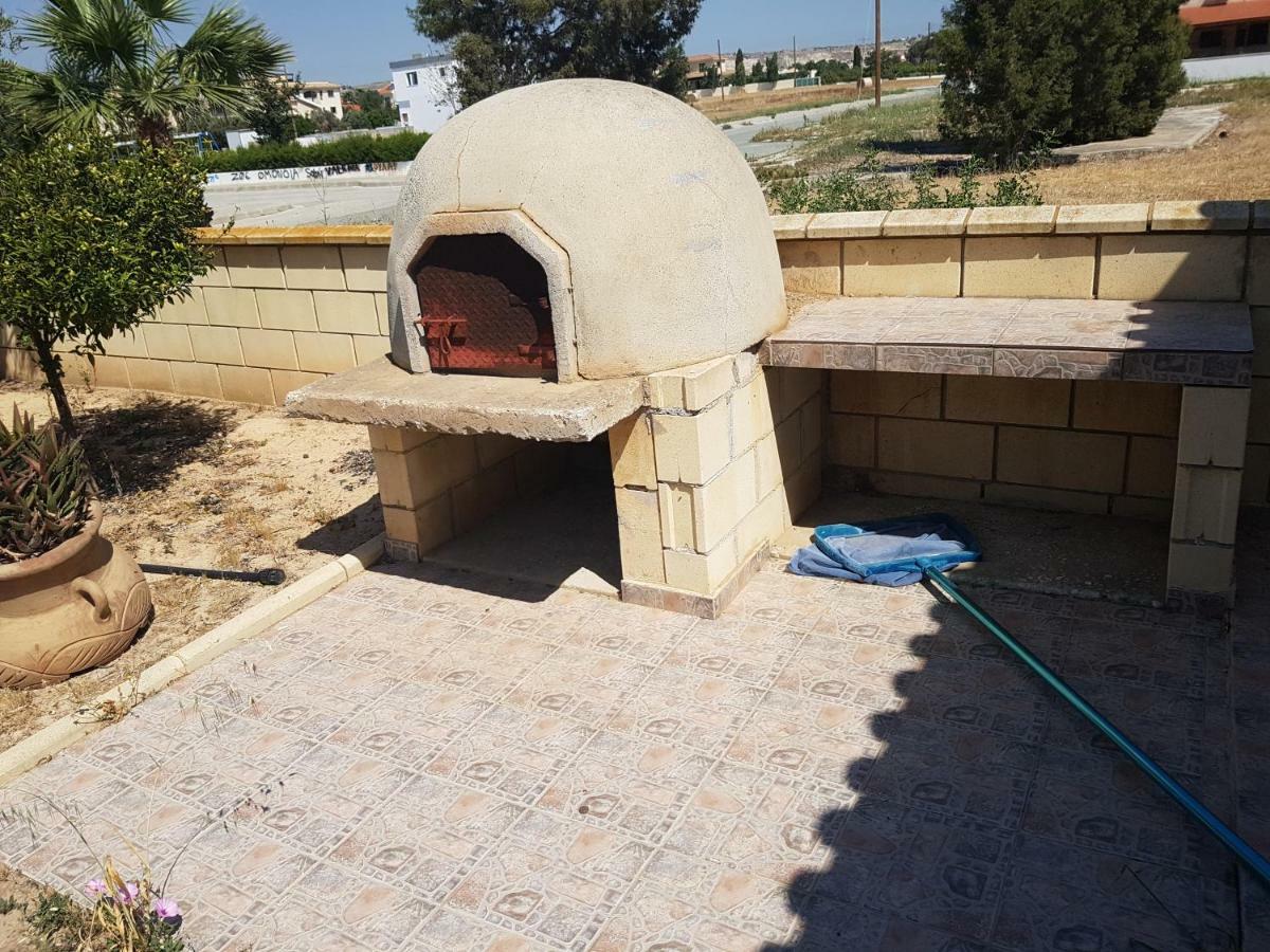 Larnaca Mansion Ideal For 3 Families Or More Экстерьер фото