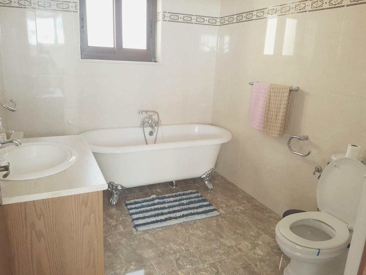 Larnaca Mansion Ideal For 3 Families Or More Экстерьер фото