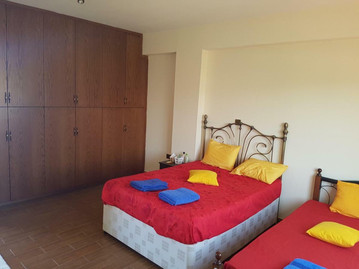 Larnaca Mansion Ideal For 3 Families Or More Экстерьер фото