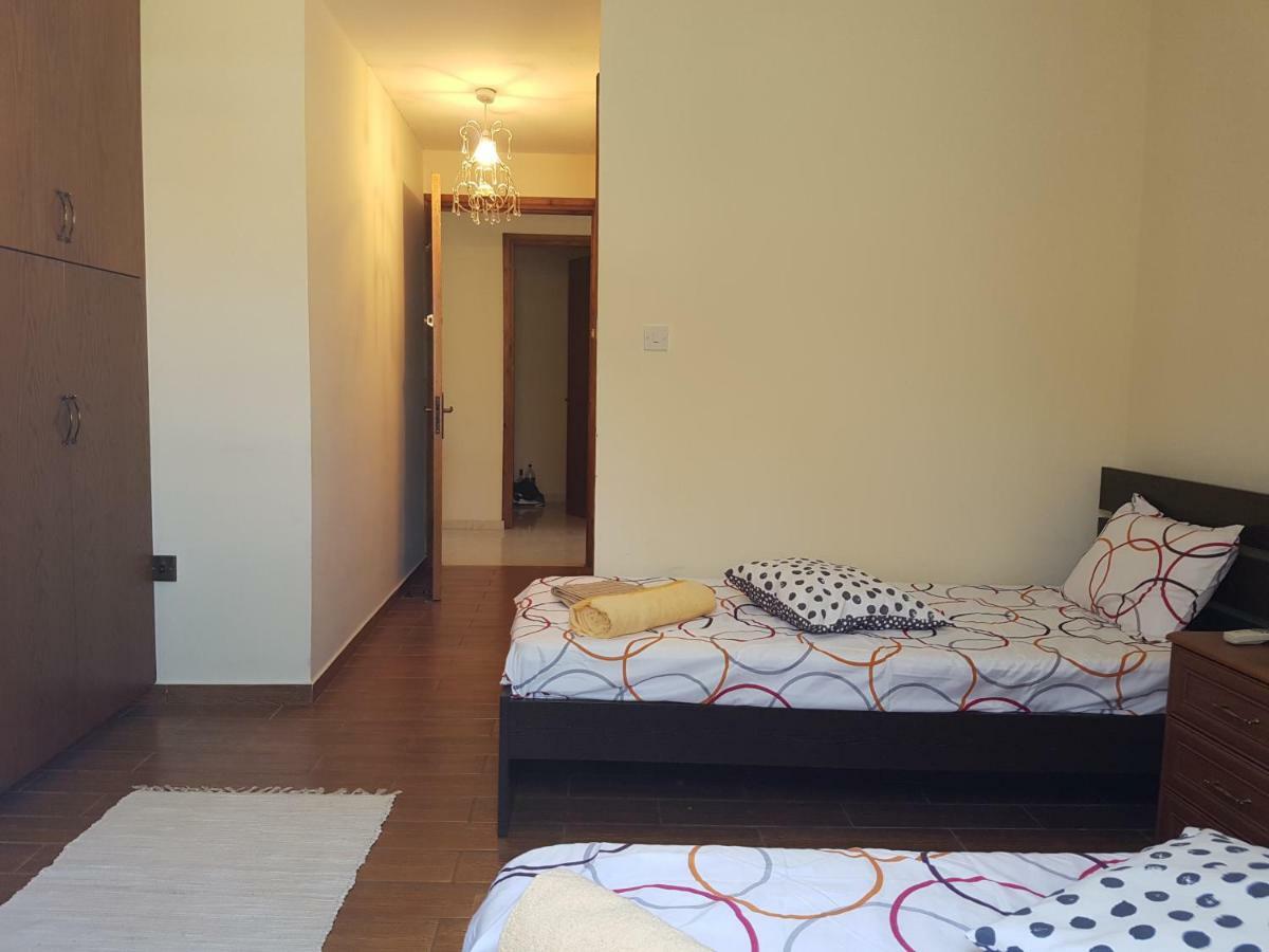 Larnaca Mansion Ideal For 3 Families Or More Экстерьер фото