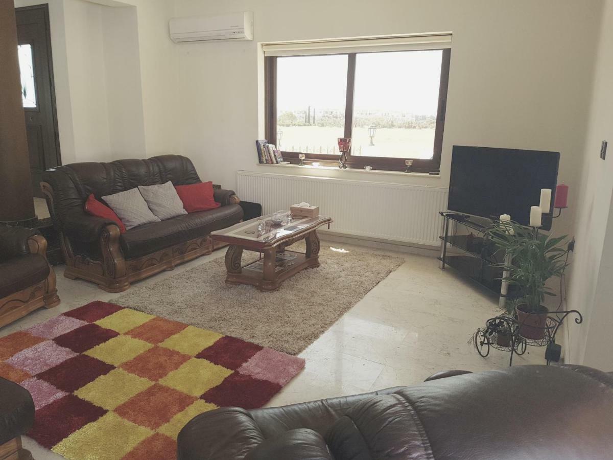 Larnaca Mansion Ideal For 3 Families Or More Экстерьер фото